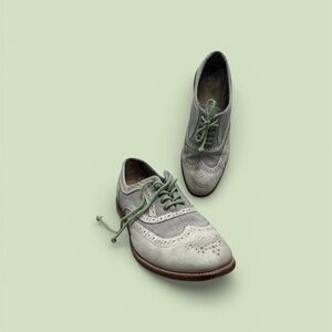 Unique Vintage Look Leather Oxfords Women's fit like a size 9